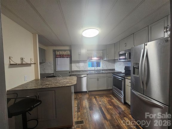 3rd image of 130 Susan Rd