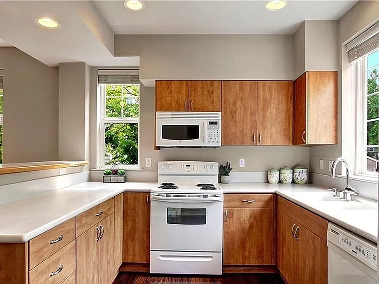 2030 132nd Ave SE #312 — Photo 3