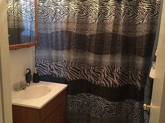 3rd image of 3414 Warren Ave APT 1