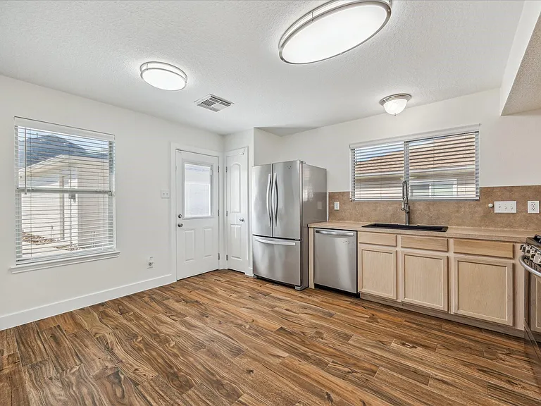 262 Rolling Brook Dr — Photo 10