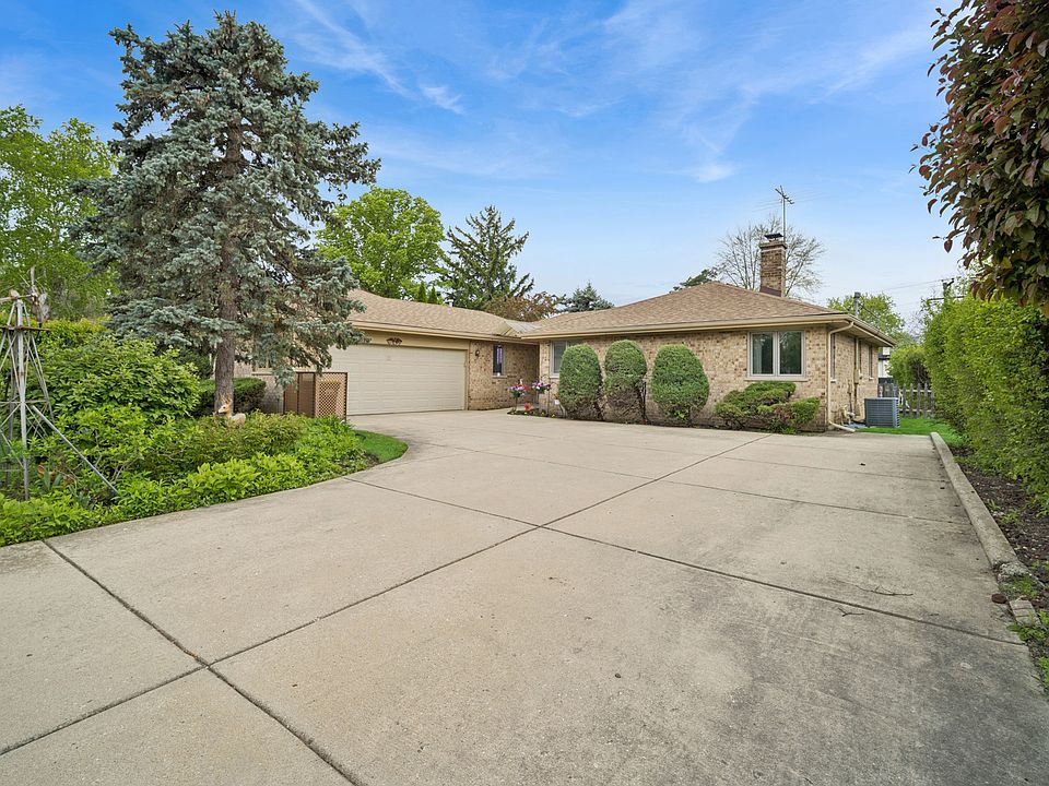 1st image of 484 Springhill Dr