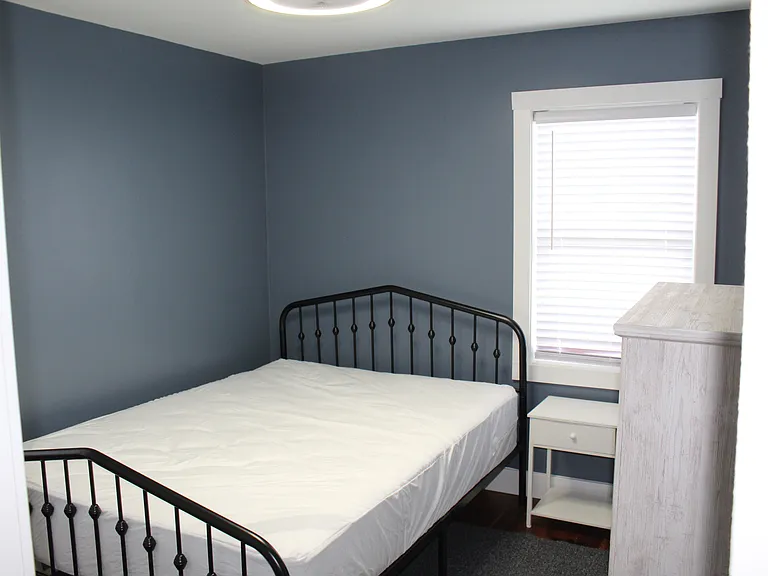 128 S Clark St — Photo 19
