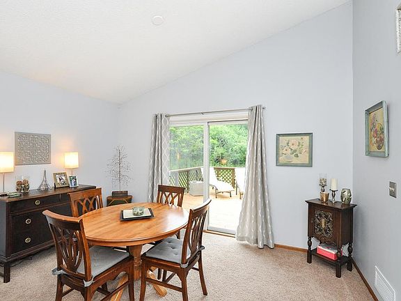 3rd image of 5755 Smithtown Cir