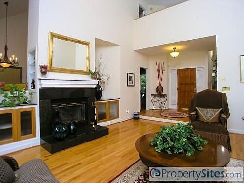 5th image of 813 Vestavia Woods Dr