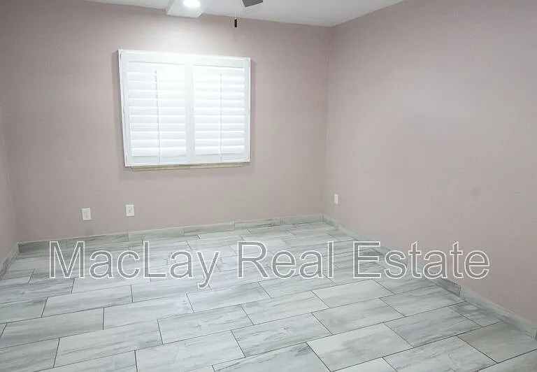 10444 N 69th St #107 — Photo 9