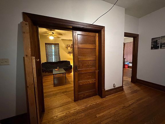 3rd image of 114 High St