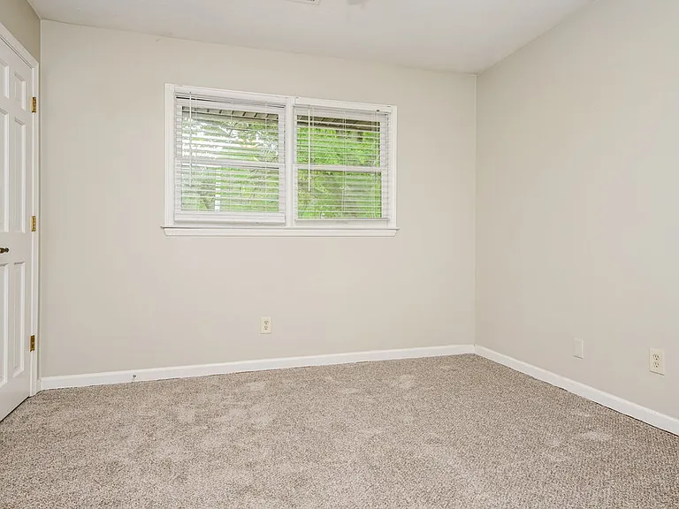 564 Clubhouse Dr SE — Photo 12