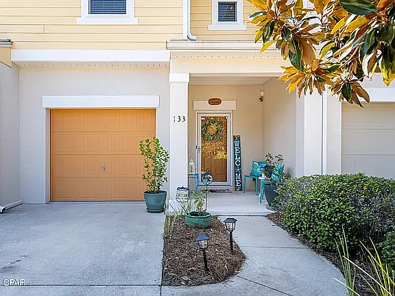 133 Sand Oak Blvd — Photo 1