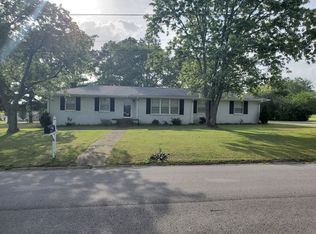 901 Fairmont Dr, Shelbyville, TN 37160