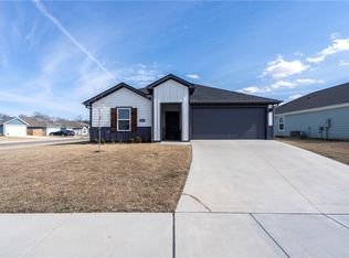 2009 N Fleetwood Ln, Siloam Springs, AR 72761