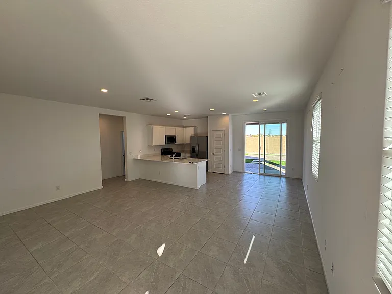 11040 W Atlantis Way — Photo 6