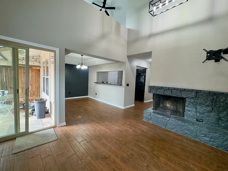 14002 Crossing Way E — Photo 30