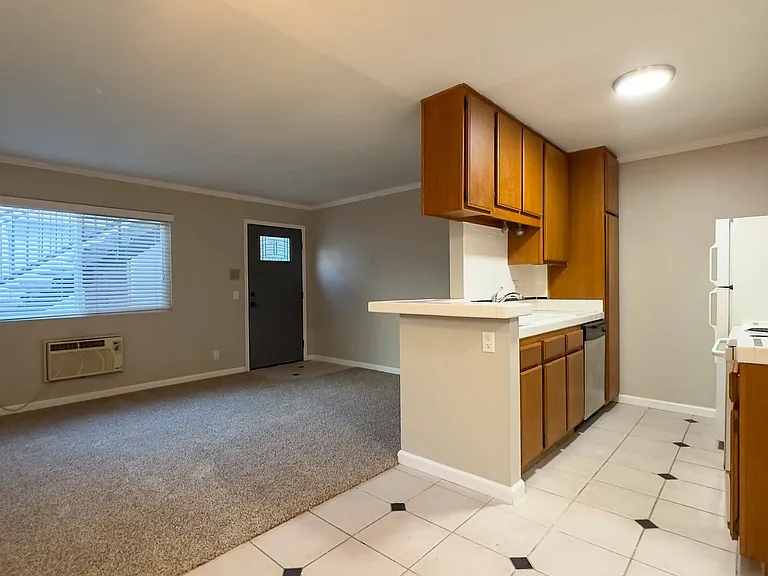 3735 & 3745 Pershing Ave — Photo 2