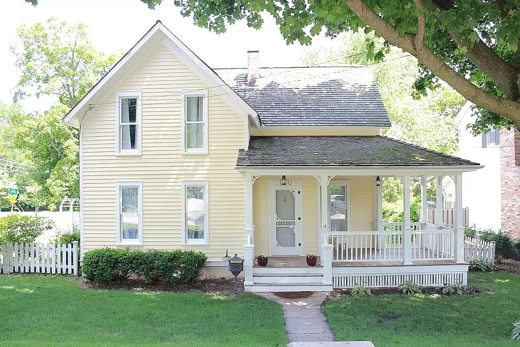 250 Coolidge Ave photo 1