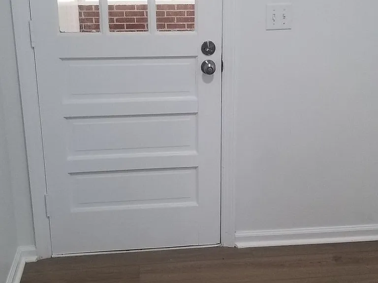 1439 Allen St — Photo 38