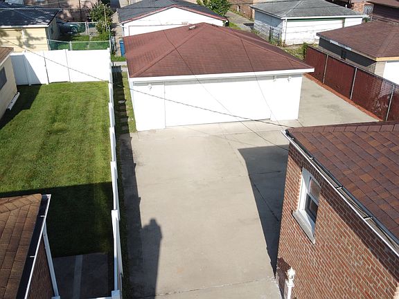 3rd image of 286 Oglesby Ave