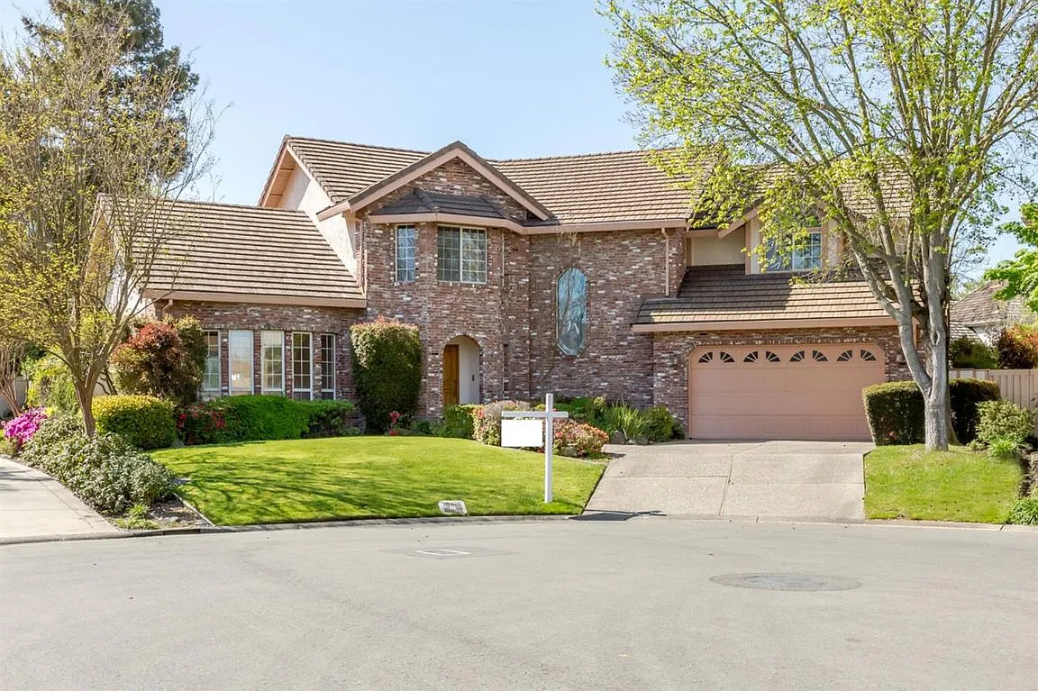 16 Bay Side Ct photo 1