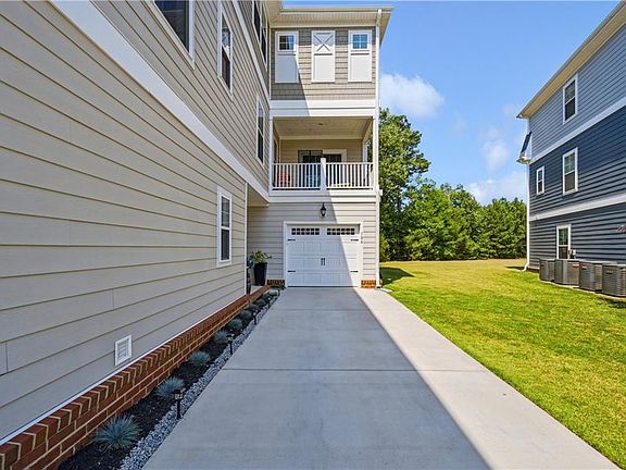 2nd image of 106 Genoa Ct