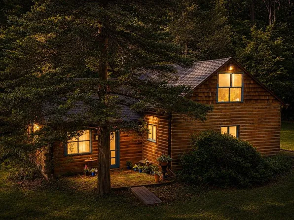 12 Natures Way, Upper Black Eddy, PA 18972