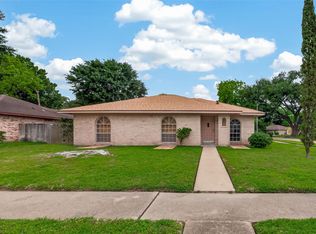 7102 Cerca Ct, Houston, TX 77086
