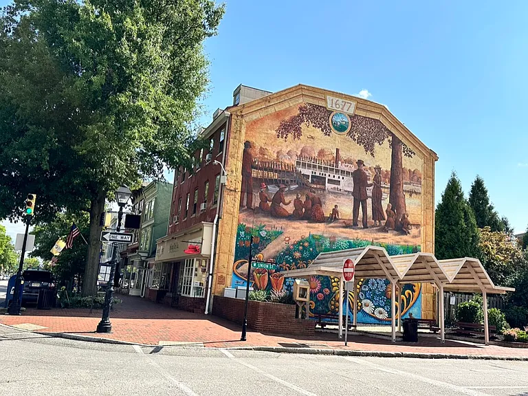 New mural in Burlington City by Artist Peter Beiling