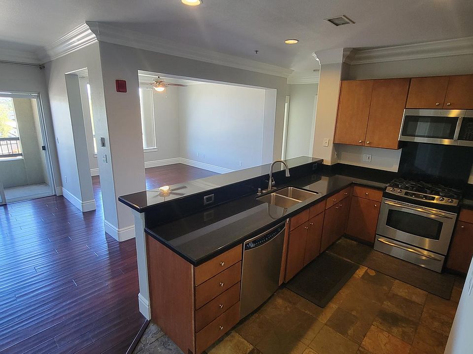 Kitchen, Family & Dining
