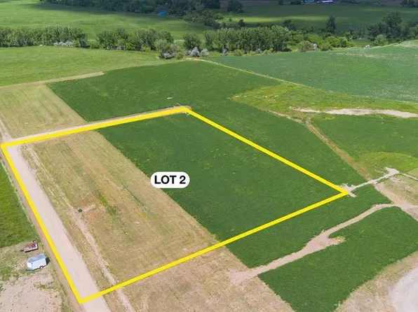 2 Wild West Pl, Belle Fourche, SD 57717