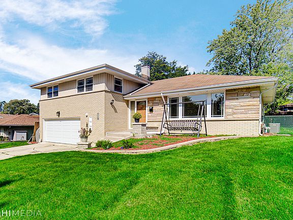 2nd image of 8714 Lynwood Dr