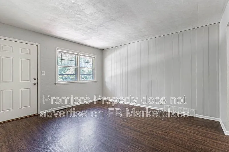2 bed, 1.0 bath, 650 sqft, $925 — Photo 2