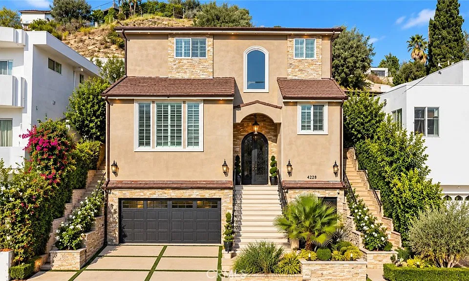 4228 Canoga Dr