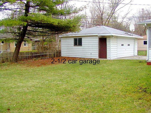 2-1/2 car garage