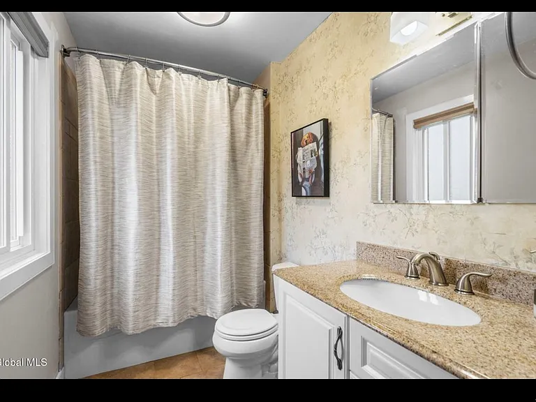8 Fox Glove Ct — Photo 25