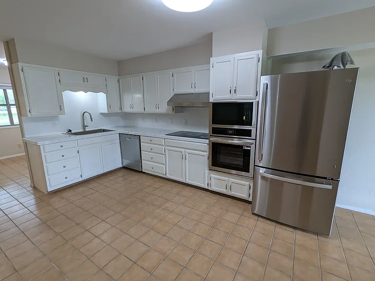 5694 N US Highway 277 — Photo 12