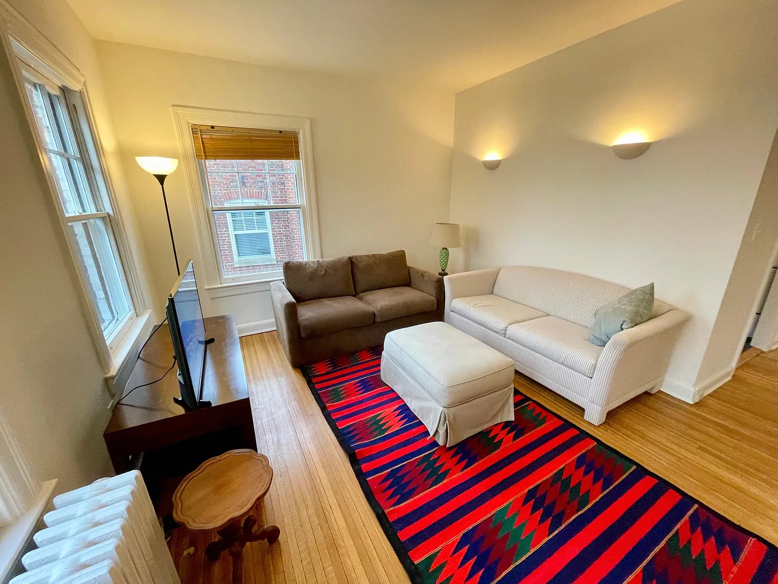 2260 Cathedral Ave NW — Photo 2