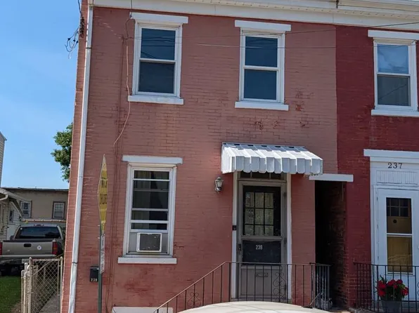 239 Hall St, Phoenixville, PA 19460