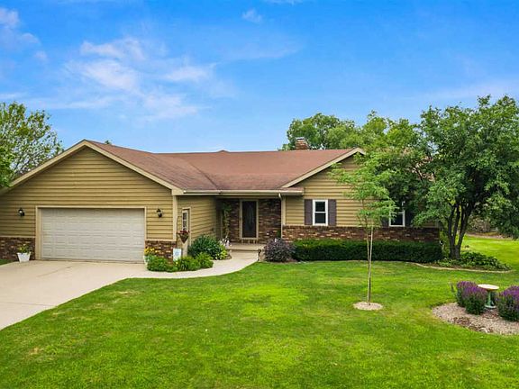2nd image of W4920 Sunset Lake Ct