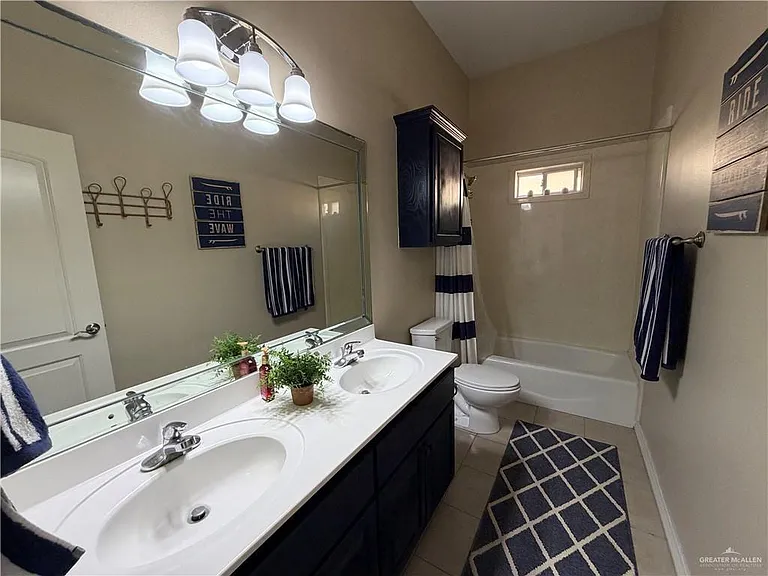 3401 Palace St — Photo 11