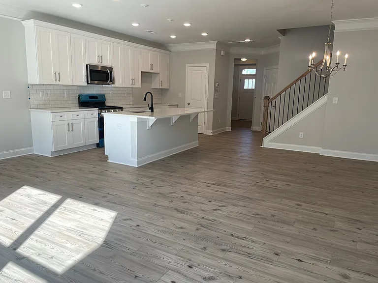 3929 Rothwood Ln — Photo 5