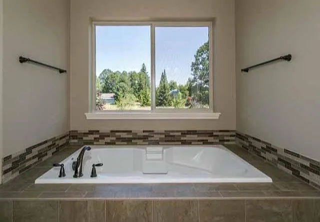5 bed, 2409 sqft, $3,500 — Photo 2