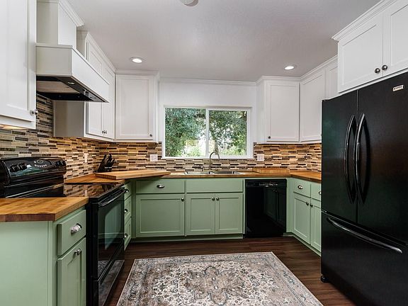 5th image of 20759 Caylor Dr