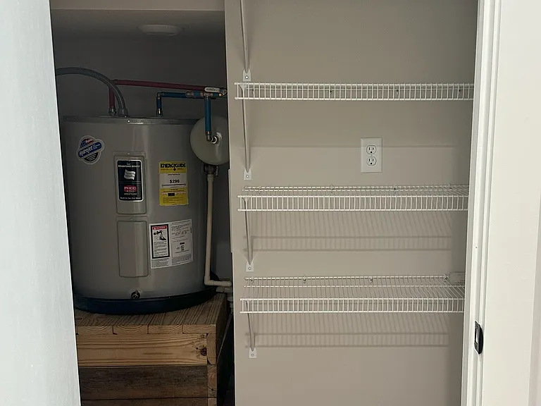 14 Walnut St NE #14 — Photo 10