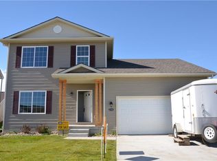 2514 River Meadows Dr, Des Moines, IA 50320