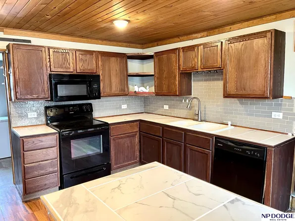 1016 H St, Tekamah, NE 68061
