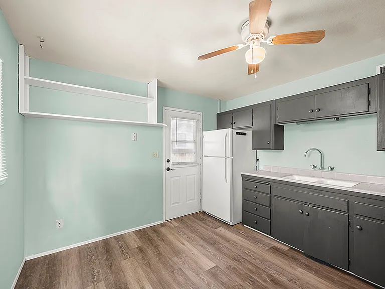 3641 Martha St — Photo 13