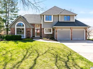 4806 Lakeside Dr, Omaha, NE 68135
