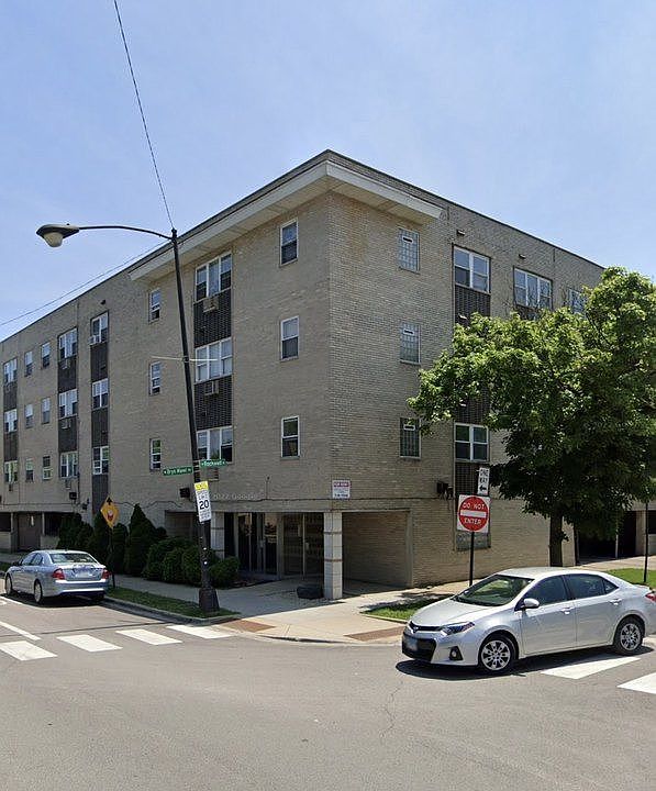 1st image of 5555 N Rockwell St APT 307