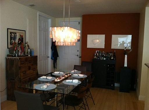 3rd image of 2633 NE 14th Avenue #105