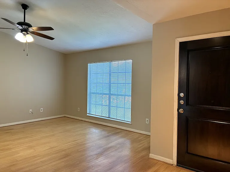 2715 Kingfisher Dr — Photo 5