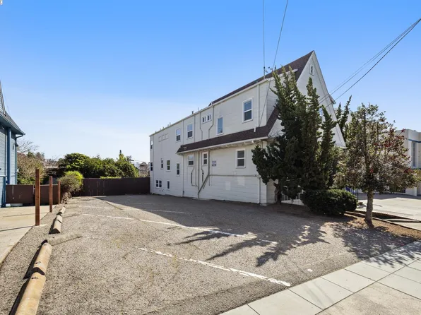 4268 Howe St, Oakland, CA 94611