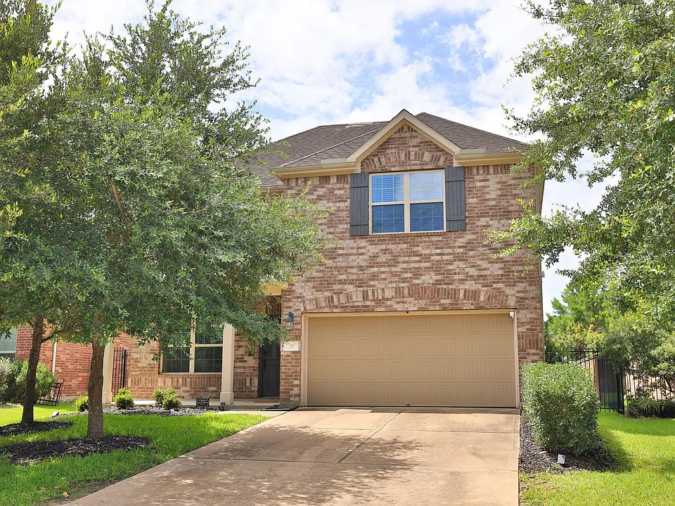 19 Canterborough Pl